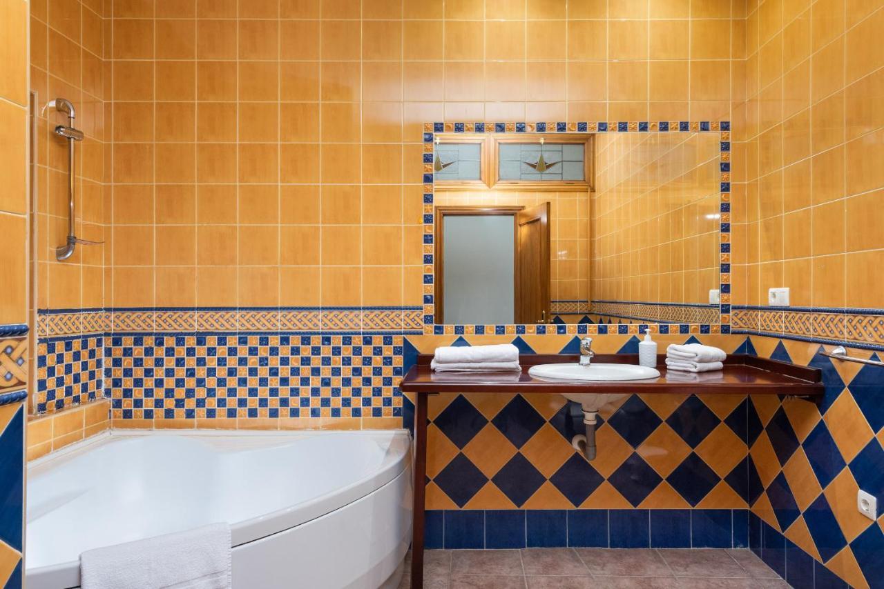 Hsh Suites Triana Севилья Экстерьер фото